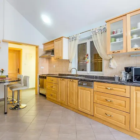 House 빌라 Kornić