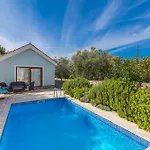 Villa House *